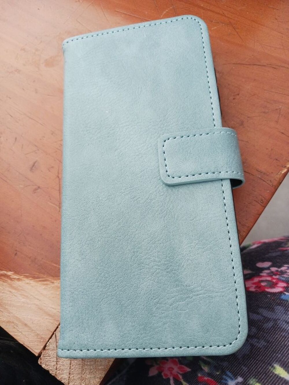 &Eacute;TUI EN CUIR BLEU Téléphones et tablettes