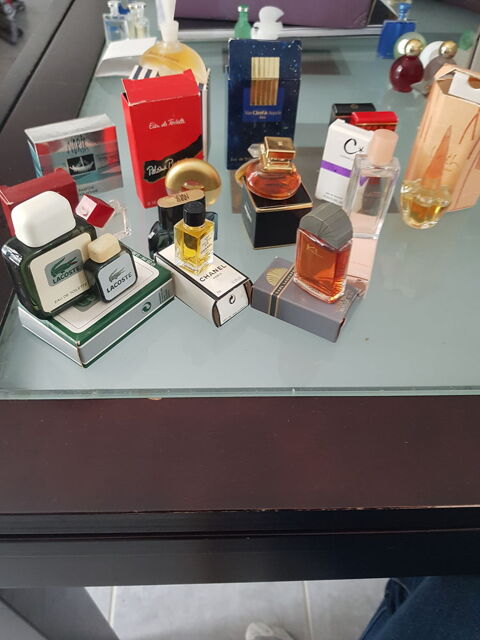 Miniatures de parfums  3 Vauvert (30)