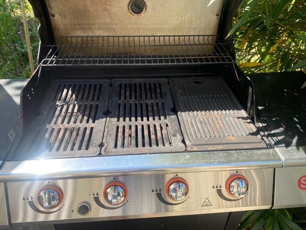  Barbecue gaz 4 feux, thermom&egrave;tre bouteille marque Somagic Jardin