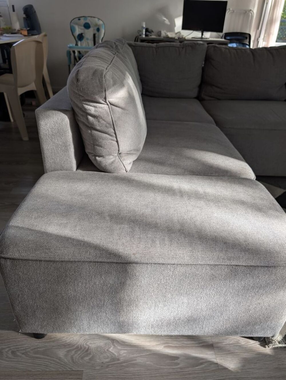 Grand canap&eacute; d'angle convertible gris - Coffre et 2 poufs Meubles