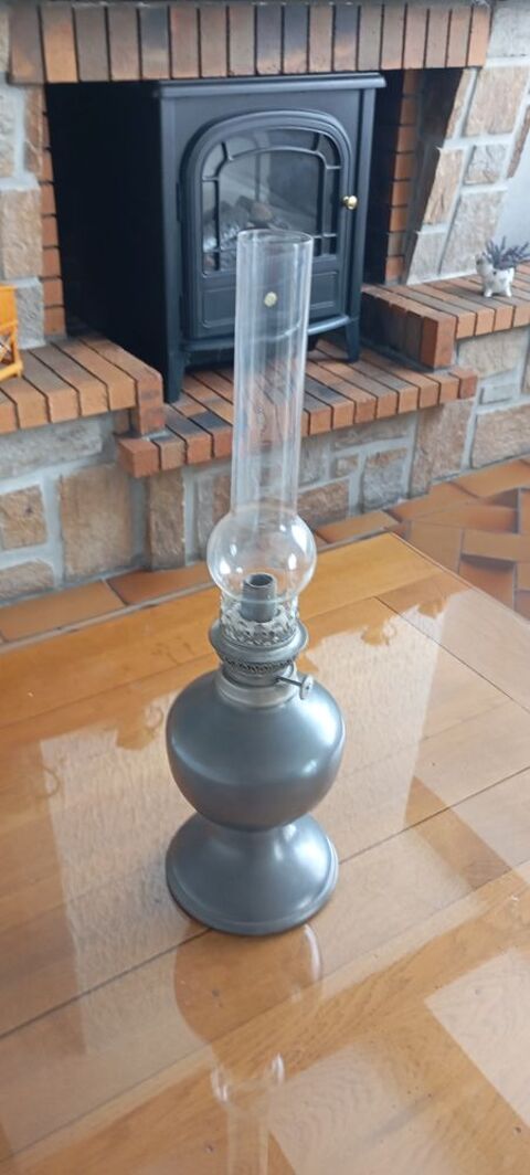 Lampe à pétrole en étain 0 La Couronne (16)