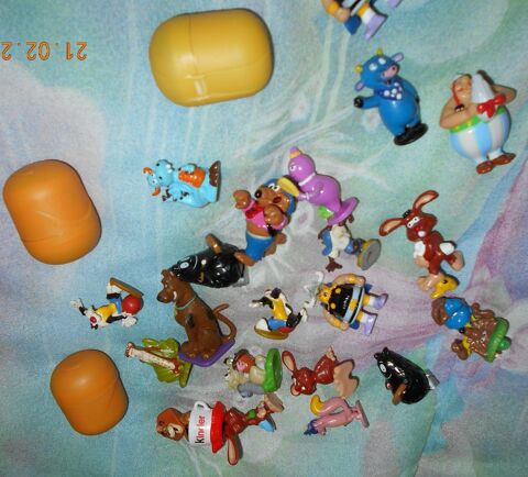 Lot 21 jouets Kinder + Viacom + Warner Bros 15 Ervy-le-Chtel (10)