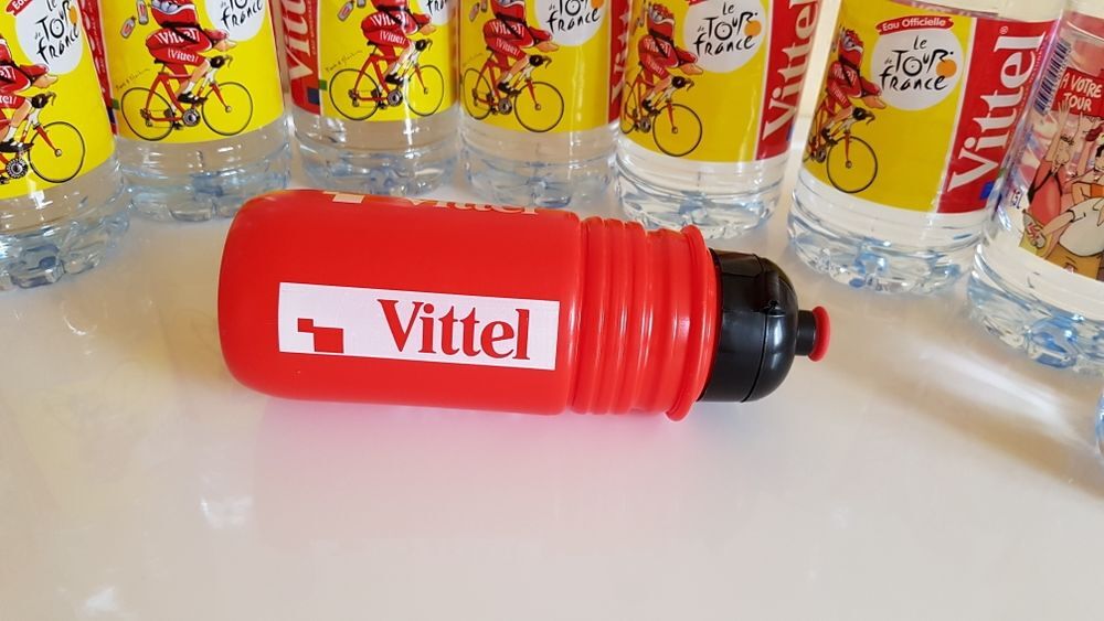 LE TOUR DE FRANCE BIDON VITTEL Vélos