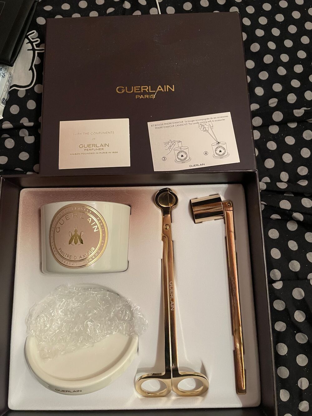 Bougie guerlain avec ses accessoires 