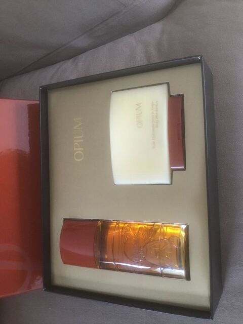 Coffret Opium Yves saint Laurent  50 Saint-Cyr-l'cole (78)