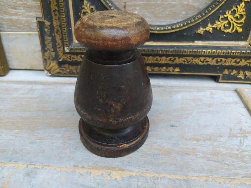 Ancien Pr&eacute;sentoir &agrave; Chapeaux Bois Chapelier 

