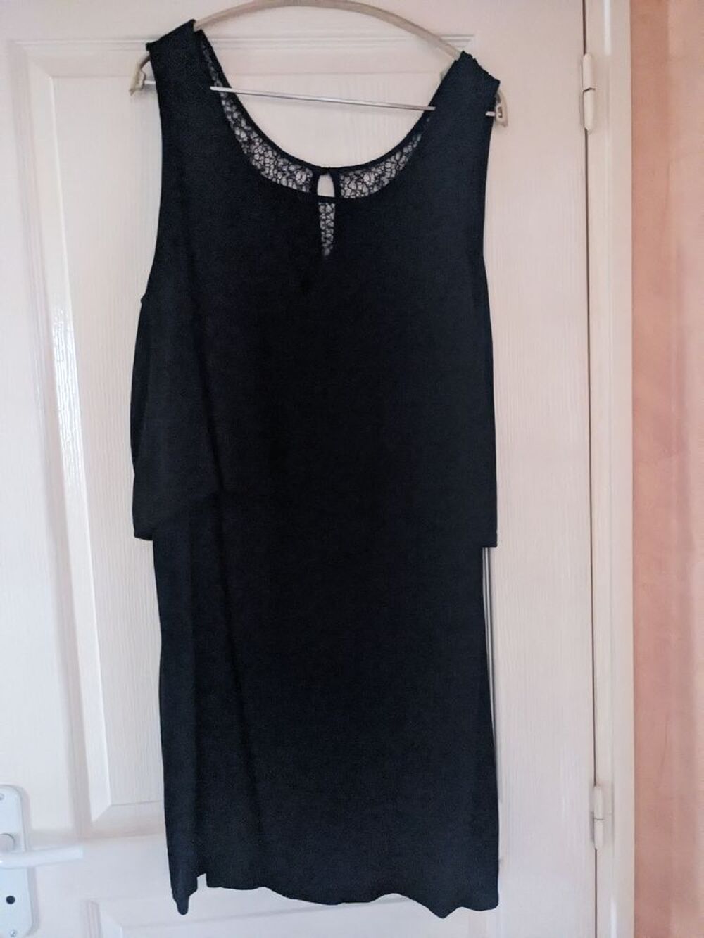 Robe noire sans manches Vêtements