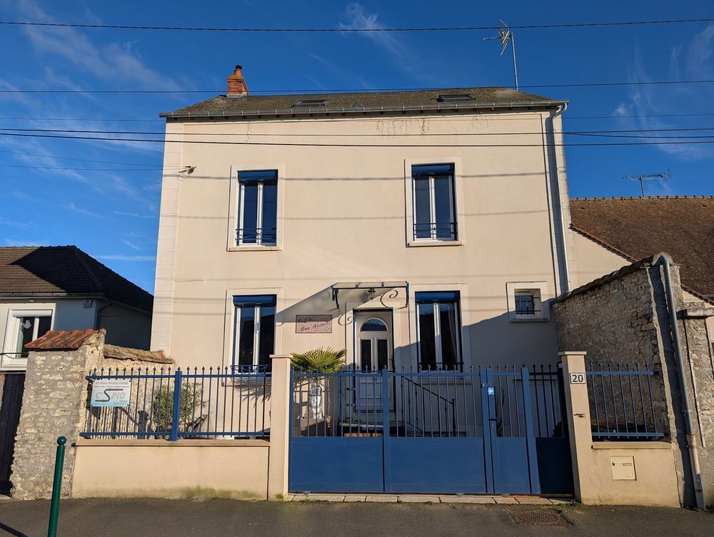 Vente Maison maison pleine de charme, idéale pour une vie de famille au c Pussay