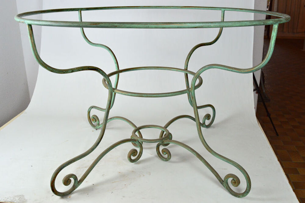 PIETEMENT TABLE RONDE FER FORGE FABRICATION FRANCAISE Meubles