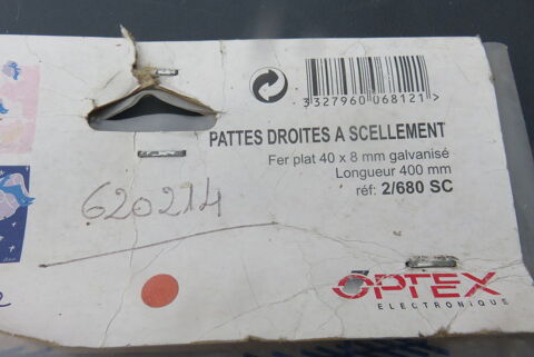 pattes droites  à scellement  pour  mats de television 14 Albert (80)