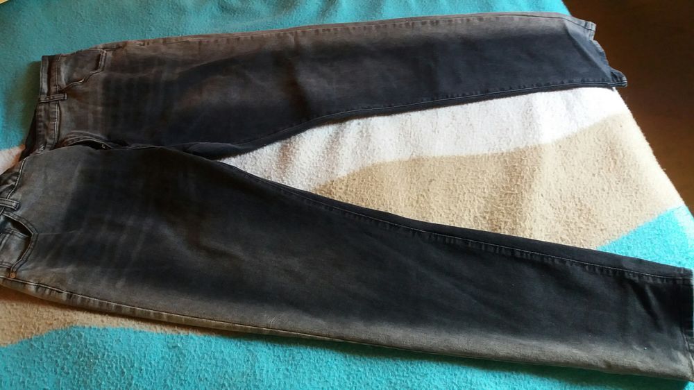 Jean gris fonc&eacute; Vêtements