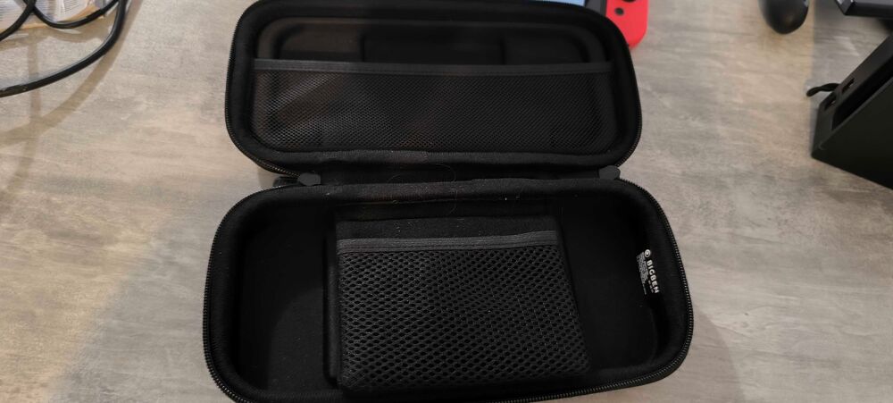 Nintendo Switch+ pochette de transport Consoles et jeux vidéos