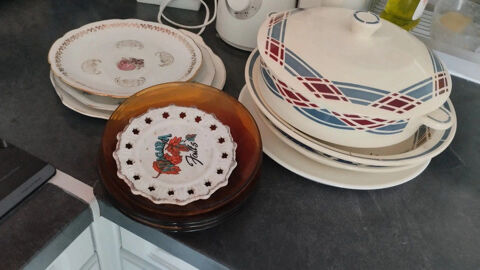 gros lot de vaisselle ancienne a prendre sur place 39 Cou�ron (44)