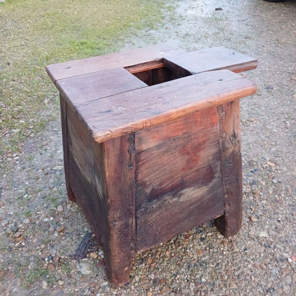 tr&egrave;s ancien saloir en bois 