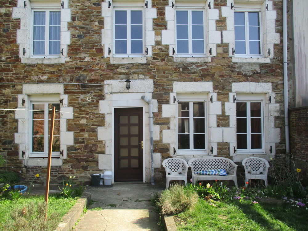 Vente Maison Maison avec terrain, garage et dépendance Maubert-fontaine
