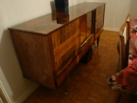 Beau Vaisselier  (assorti � s. � Manger+ 6 chaises)
135 Barberaz (73)