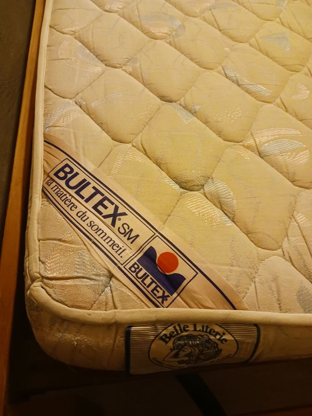 SOMMIER 204x149 cm ET MATELAS Meubles