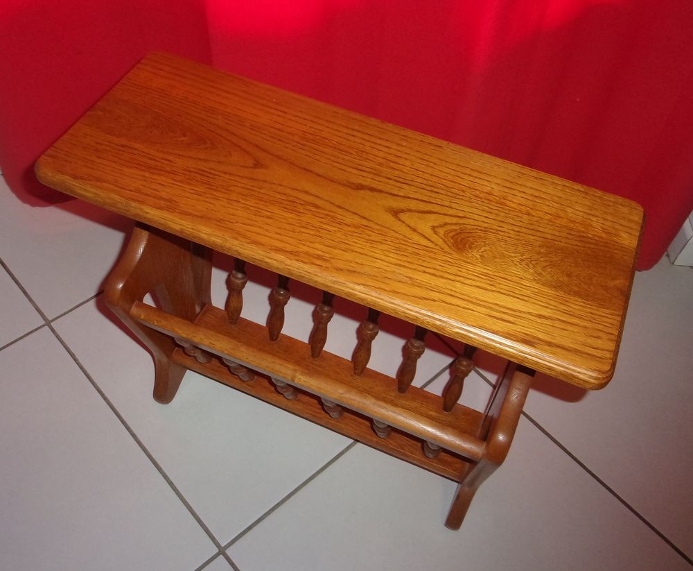 Tablette porte-revues en bois
Meubles