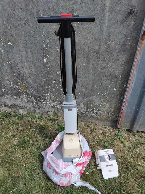 A donner une cireuse Electrolux  avec peu d heures 0 Granville (50)