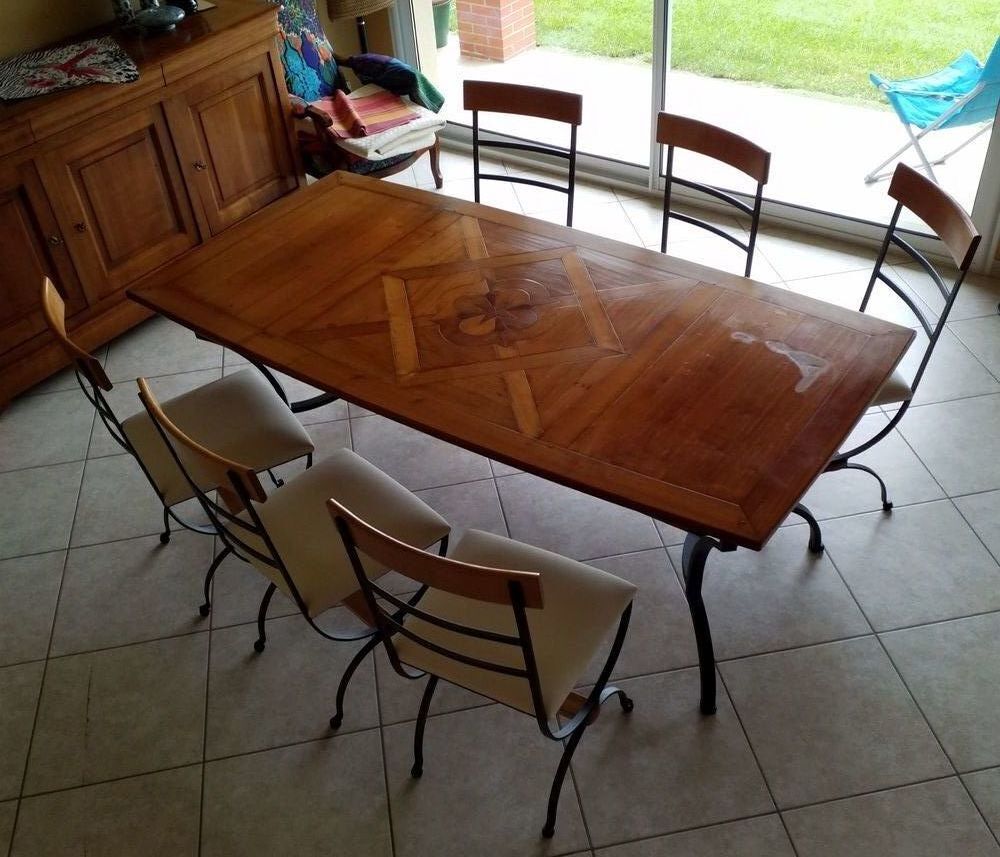 TABLE ET CHAISES salle &agrave; manger, Meubles