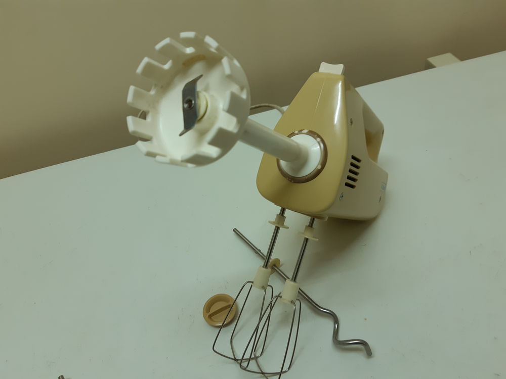 Batteur-mixer &eacute;lectrique Electroménager