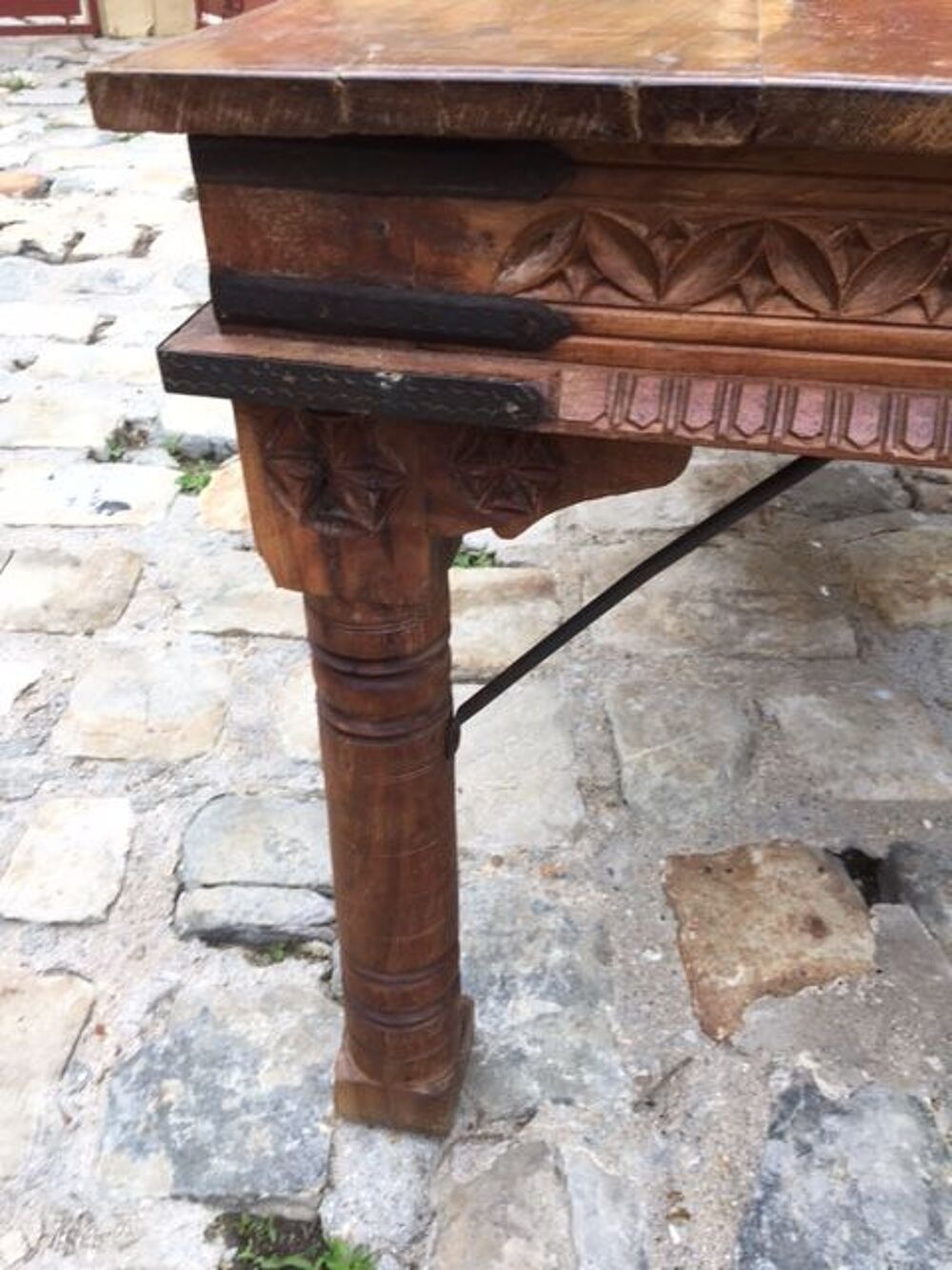 tres belle table bretonne Meubles