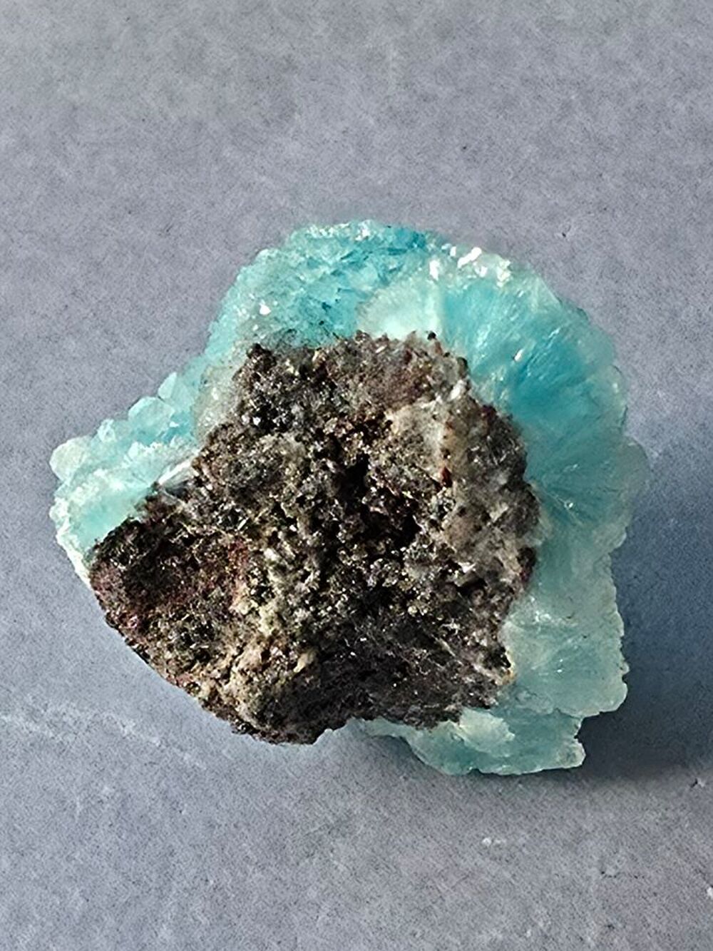 Pierre Naturelle H&eacute;mimorphite Turquoise Cristallis&eacute;e 2,5 cm 