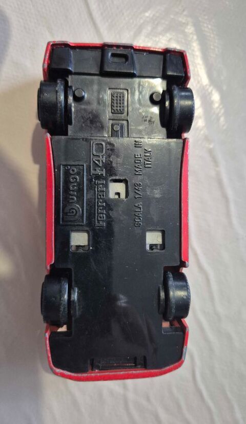 Bburago voiture miniature 1/43 Ferrari f40 rouge scala 15 Auxerre (89)