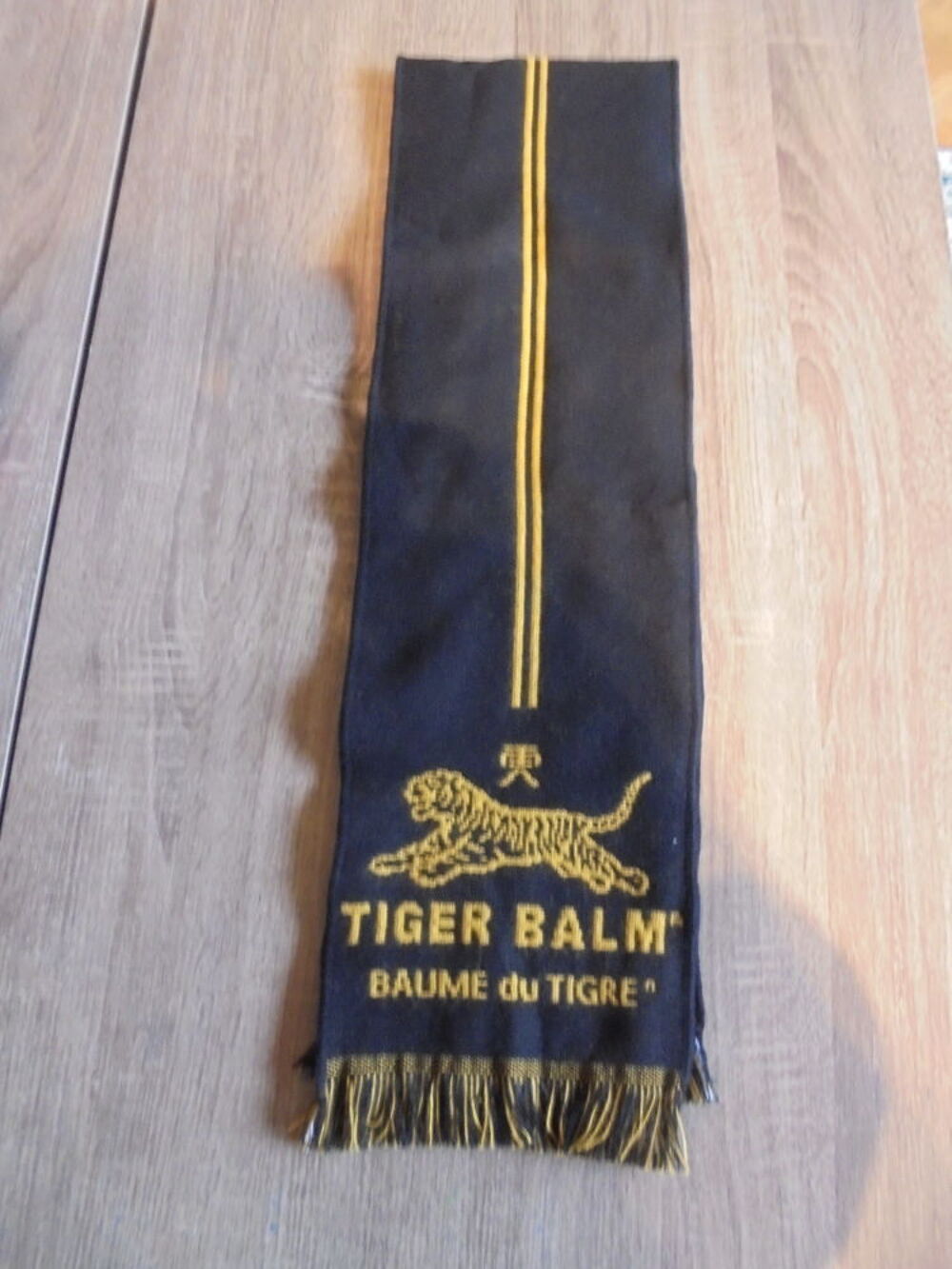 Echarpe Tiger Balm Vêtements