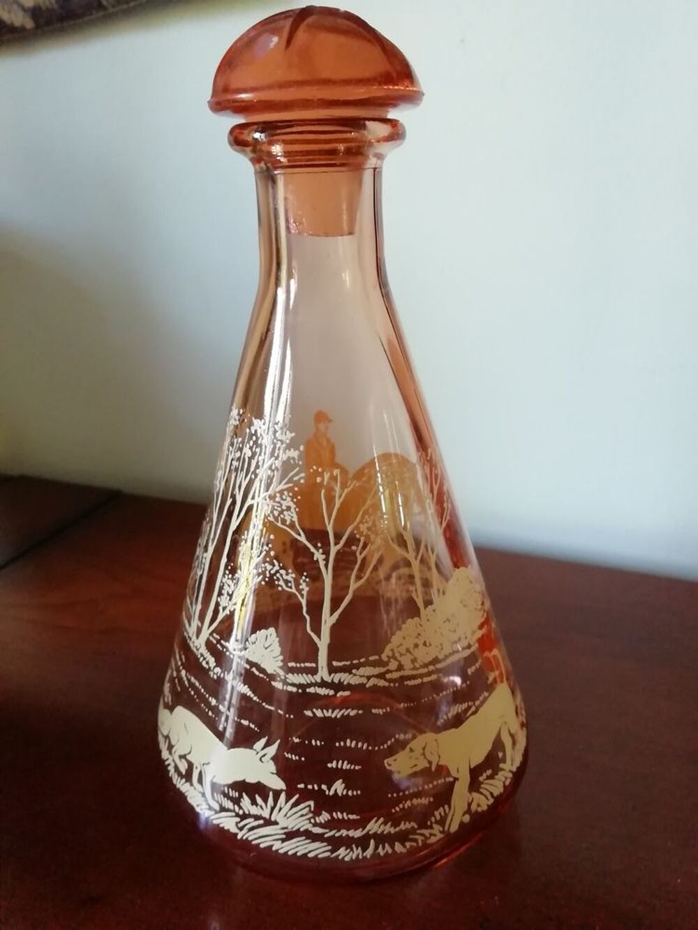 Petit flacon d&eacute;cors sc&egrave;ne de chasse (pour gnole ou vin cuit) Décoration