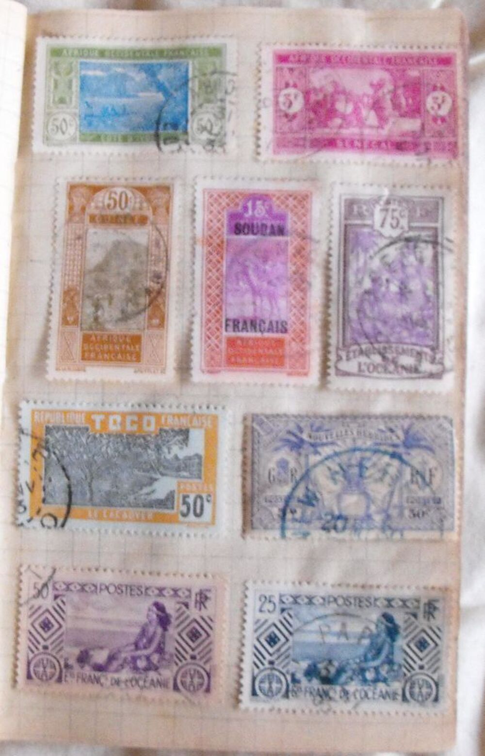 Ancien carnet de timbres 