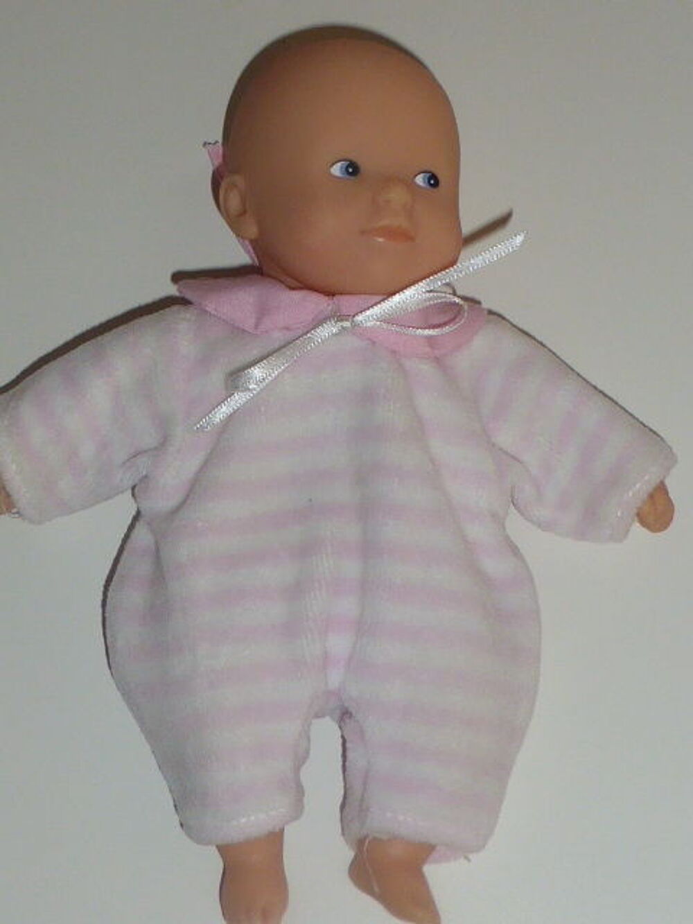 COROLLE Poup&eacute;e b&eacute;b&eacute; Mini calin combinaison velours Jeux / jouets