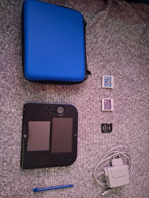 Nintendo 2DS + 2 jeux pok�mon + SD 4GB + Sacoche rangement + 120 Saint-Jean-de-Braye (45)