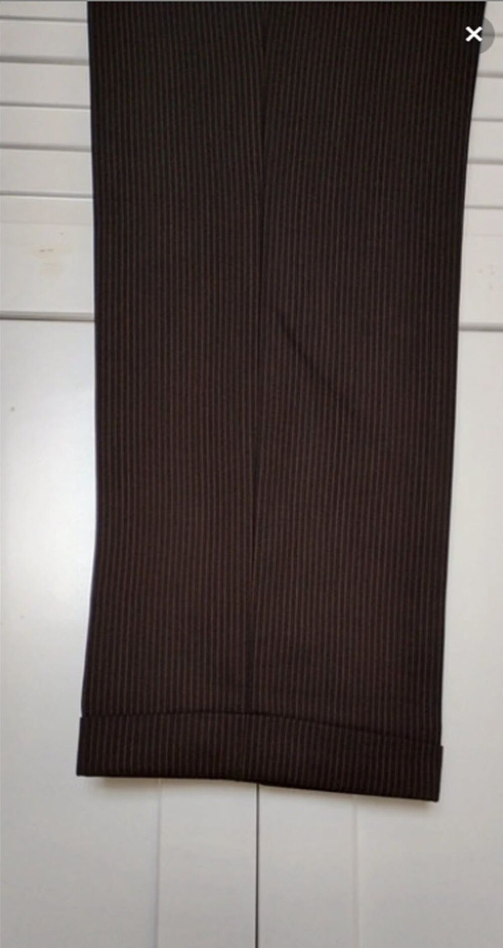 Ensemble de Costume Marron Fonc&eacute; avec de Fines Rayures Vêtements