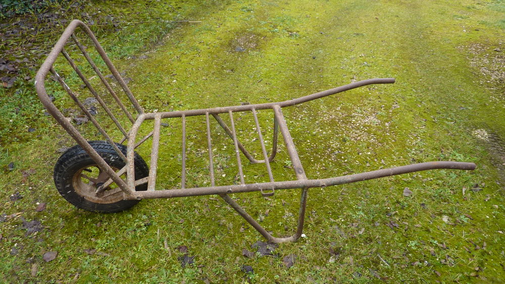 Brouette m&eacute;tallique Jardin
