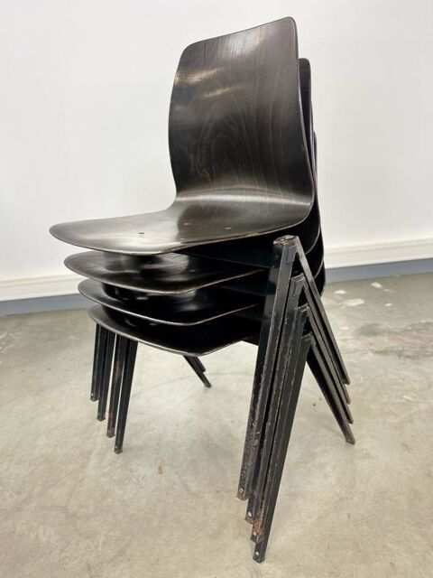 Chaises Glavanitas S22 
LIVRAISON POSSIBLE 120 Lorient (56)