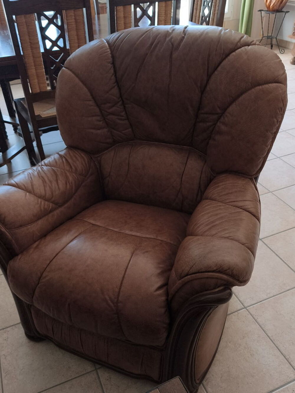salon en cuir canap&eacute; 
250 € &middot;
Meubles