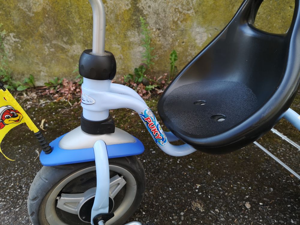 V&eacute;lo Tricycle puky metal + canne - trois roues Puériculture