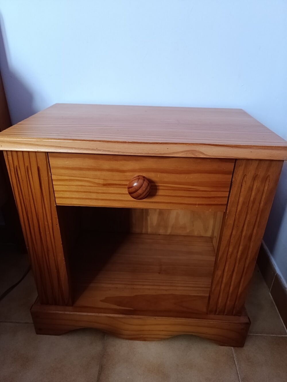 Table de chevet en bois avec tiroir Meubles