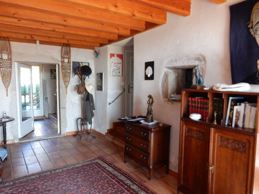 Vente Ferme Btisse en Pierre de 1890, de 270mhab + Dpendances sur 977m de terrain Injoux-gnissiat