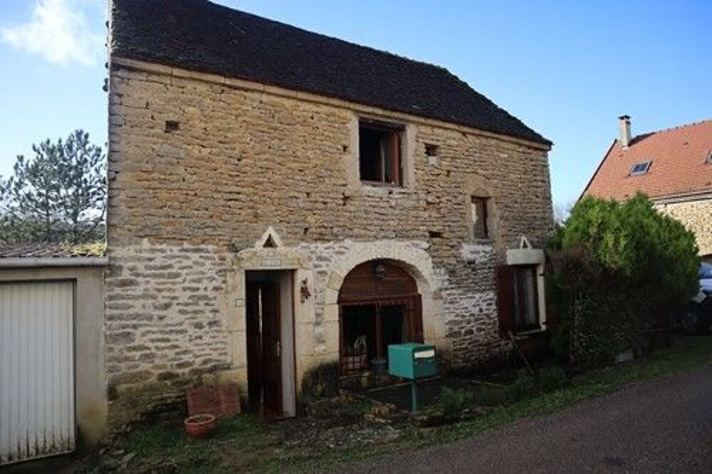 Vente Maison Maison ancienne de village  conforter sur un terrain clos de 312 m Avallon