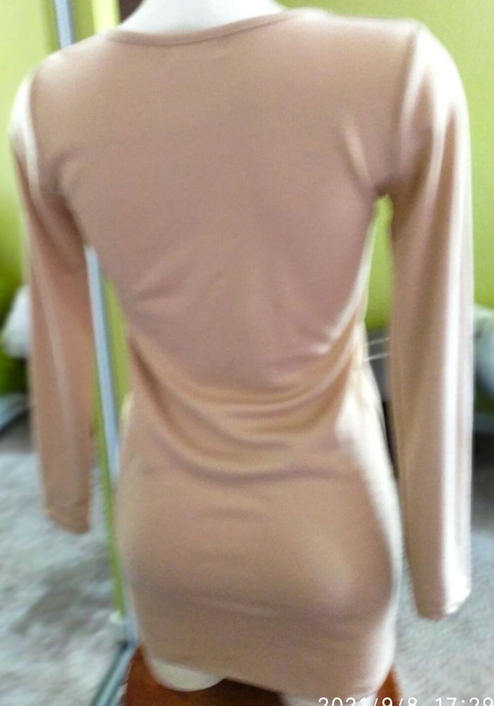 robe courte beige manche longue Vêtements