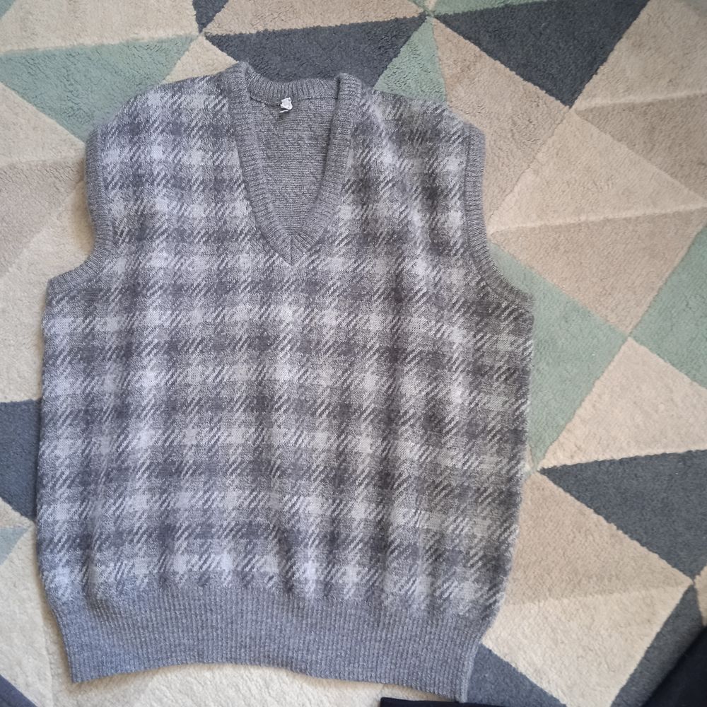 Pull debardeur gris T 52 mais taille tr&egrave;s petit 42/44 60% sc Vêtements
