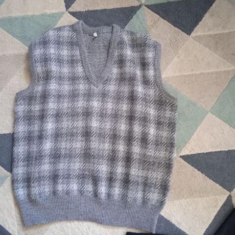 Pull debardeur gris T 52 mais taille très petit 42/44 60% sc 4 Saint-Rambert-d'Albon (26)