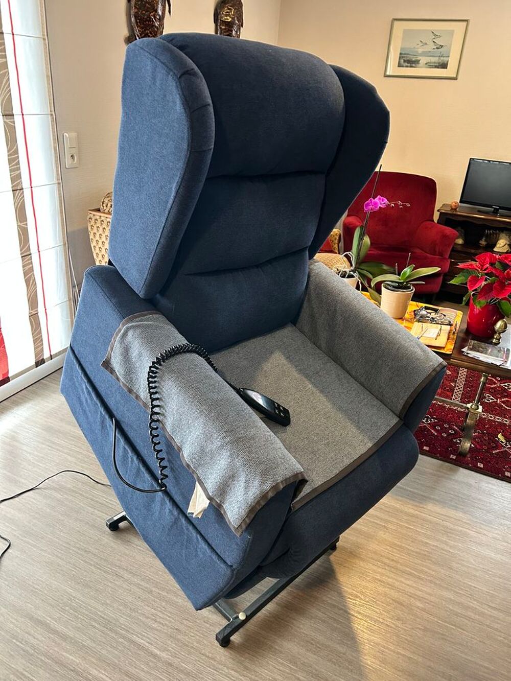 FAUTEUIL CONFORT TRES BONNE ETAT Meubles