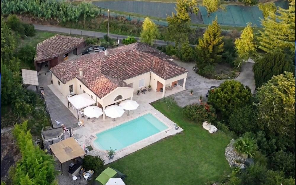 Maison 6 pièces 220 m² · à Moissac · 220 m² · 420 000 €