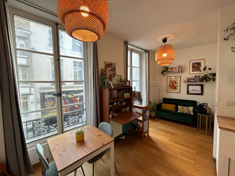   Le Marais Rue de Turenne  2 pièces avec chambre séparée Appartement - 2 pièce(s) - 22 m²
