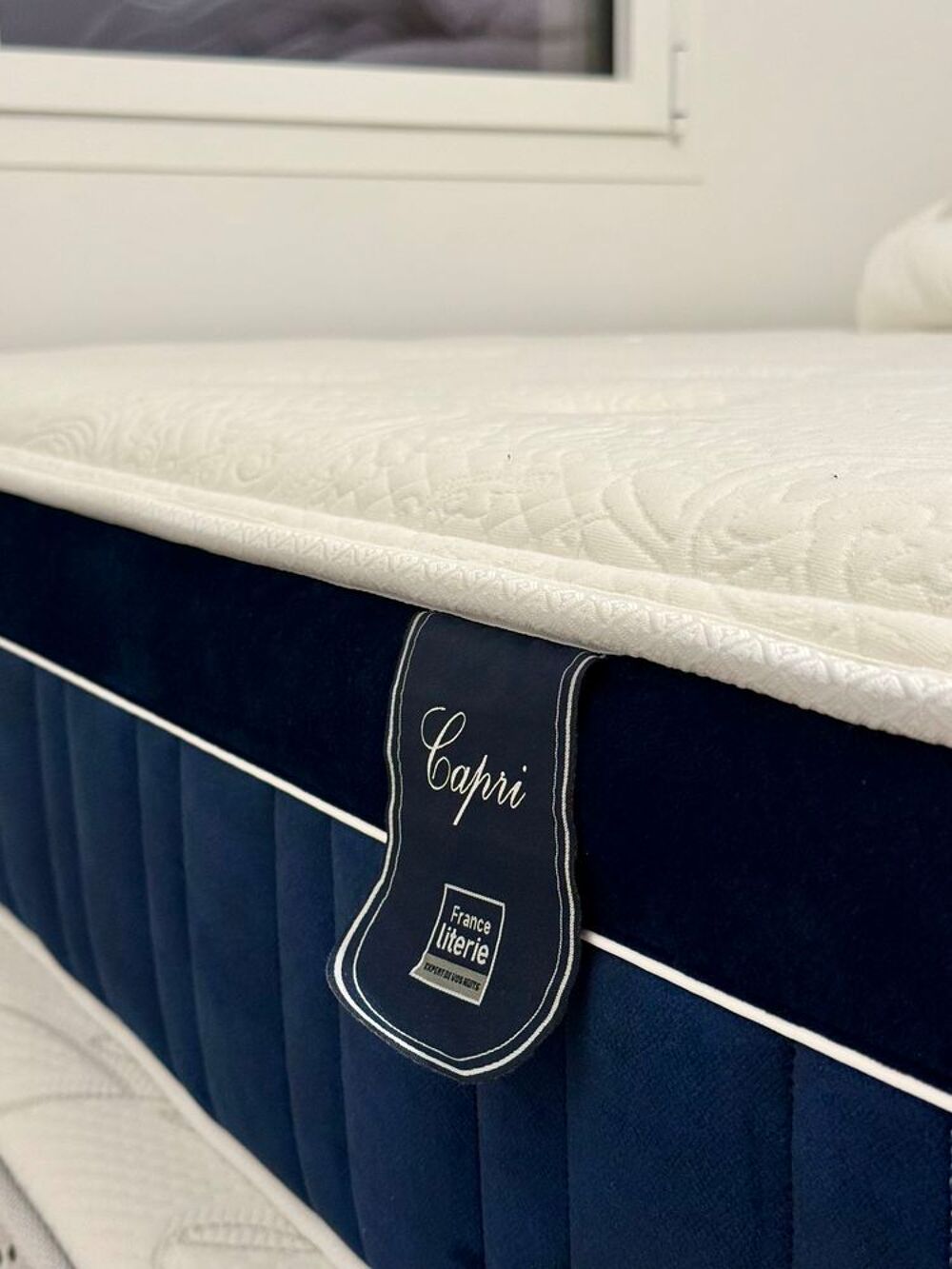Lit 2 personnes - Matelas 160x200 - Sommier Tapissier 2x80x200 Meubles