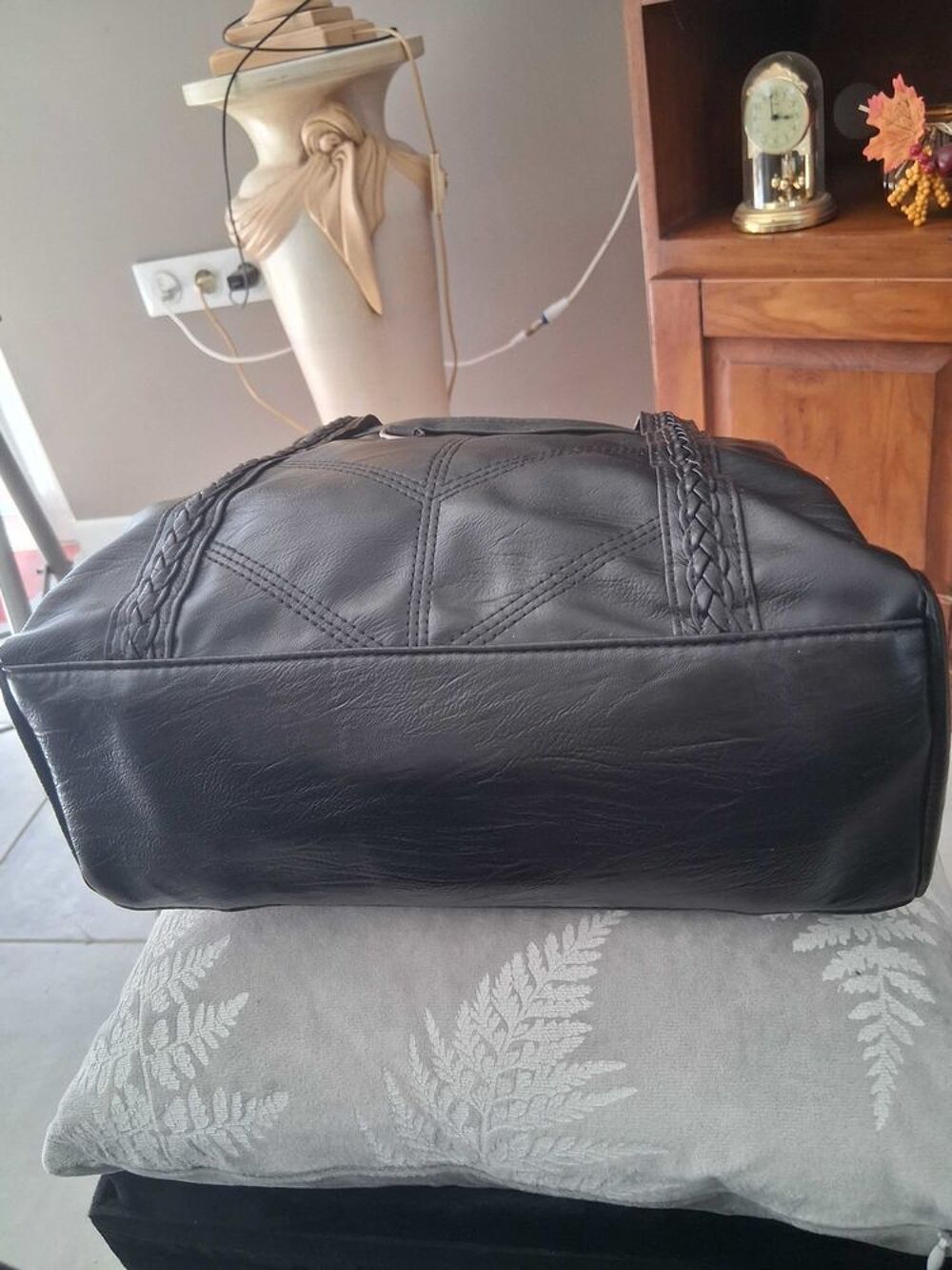 SAC &agrave; € MAIN NOIR CUIR Maroquinerie