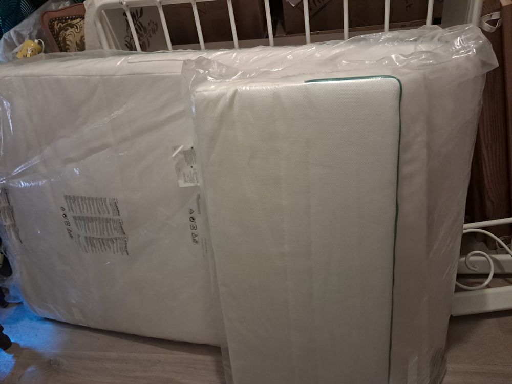 Lit &eacute;volutif ikea metal blanc &eacute;galement matelas disponible Meubles
